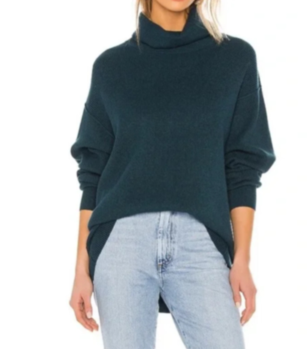 Free People Jade Softly Structured turtle neck Sweater green Tunic size S, cozy